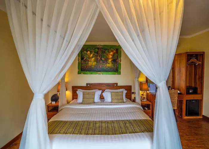 De Sapphire Cliff Resort