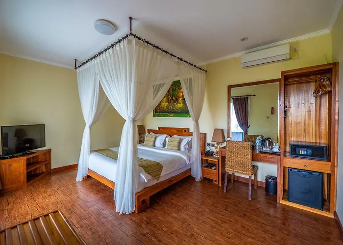 De Sapphire Cliff Resort